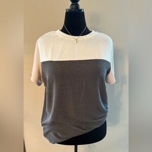 Chic Grey Cream & Peach Colorblock Women's Top
